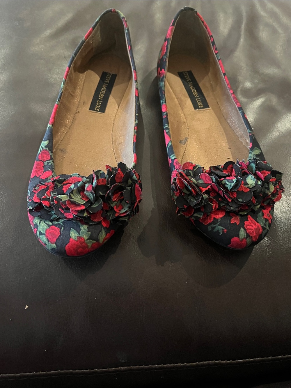 Steve Madden Black Floral Rosette Ballet Flats with Red Roses and Green Leaves